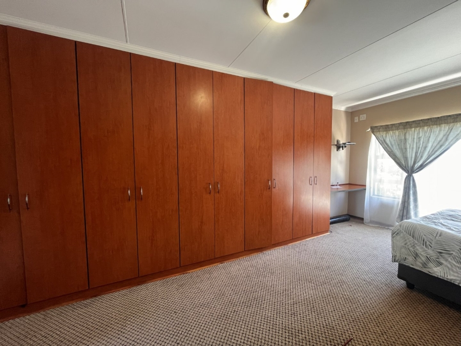 4 Bedroom Property for Sale in Lilyvale Free State